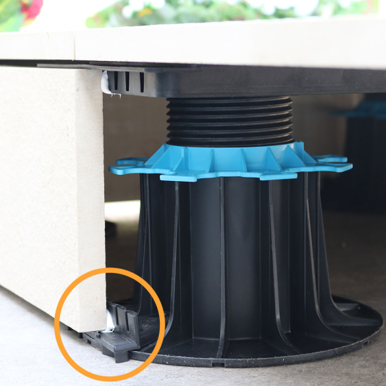 Support latéral de finition